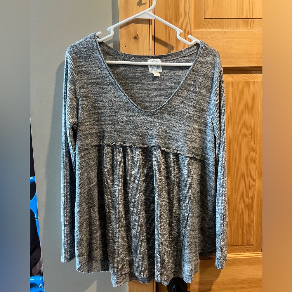 Gray flowy long sleeve